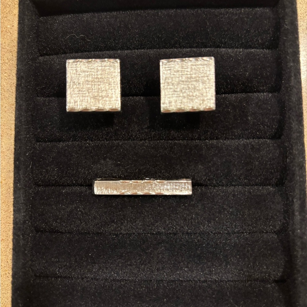 Men's vintage 1950s Foster brand brushed Silver Square Cufflinks and Tie Bar Set